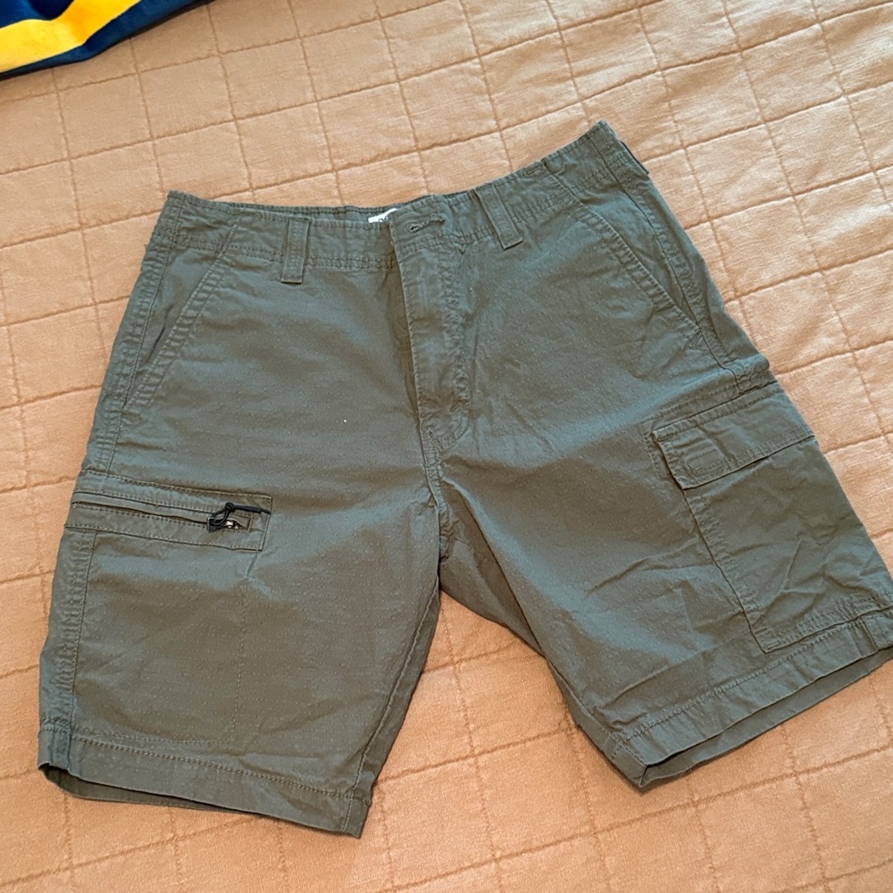 Denizen from Levi's Green Cargo Shorts